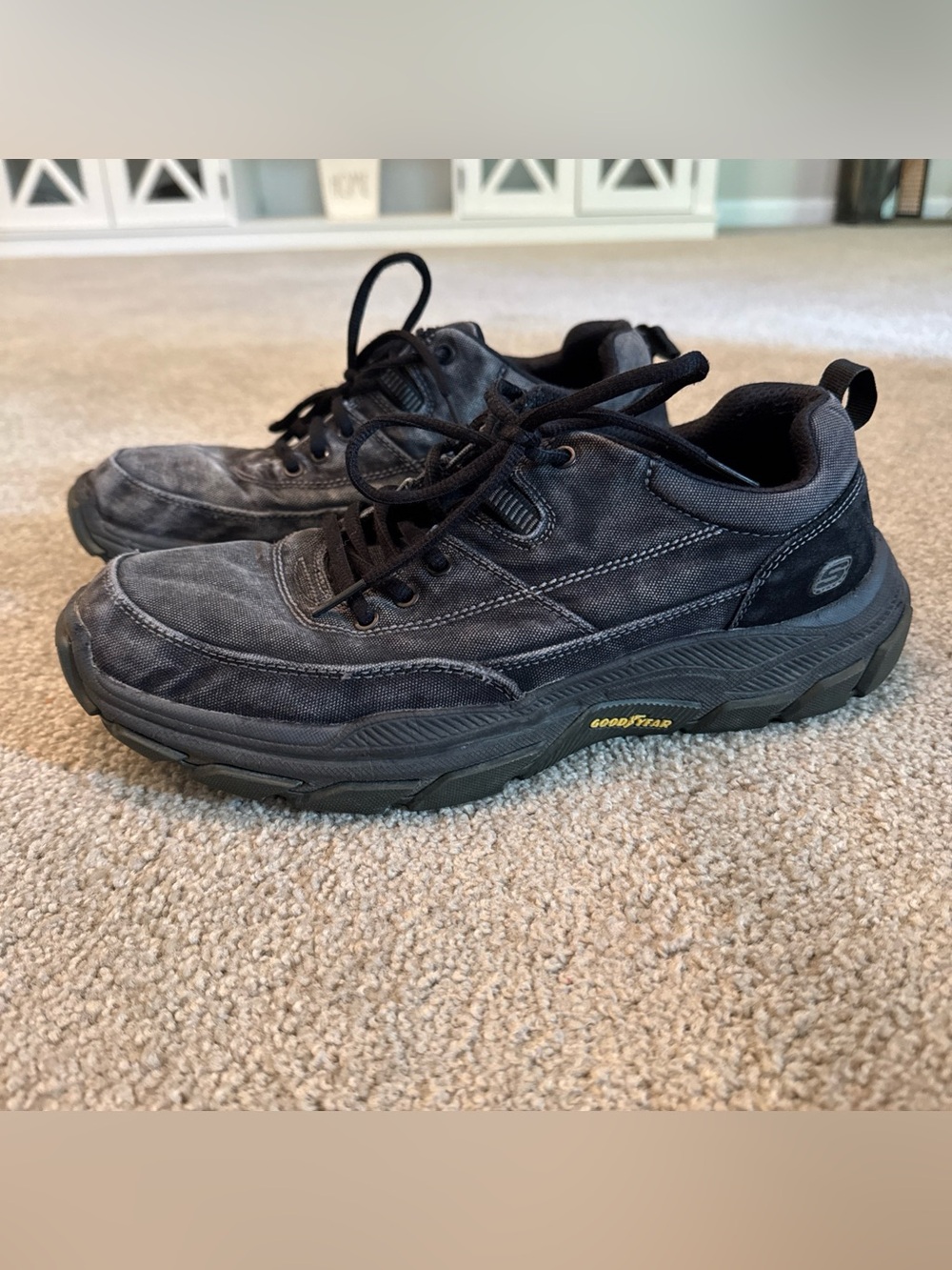 Skechers Relaxed Fit Air Cooled Mens 10 Gray Black Memory Foam Sneakers